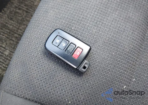 2018 Toyota Rav4 Xle z USA, uszkodzony, nr VIN 2T3RFREV6JW833149